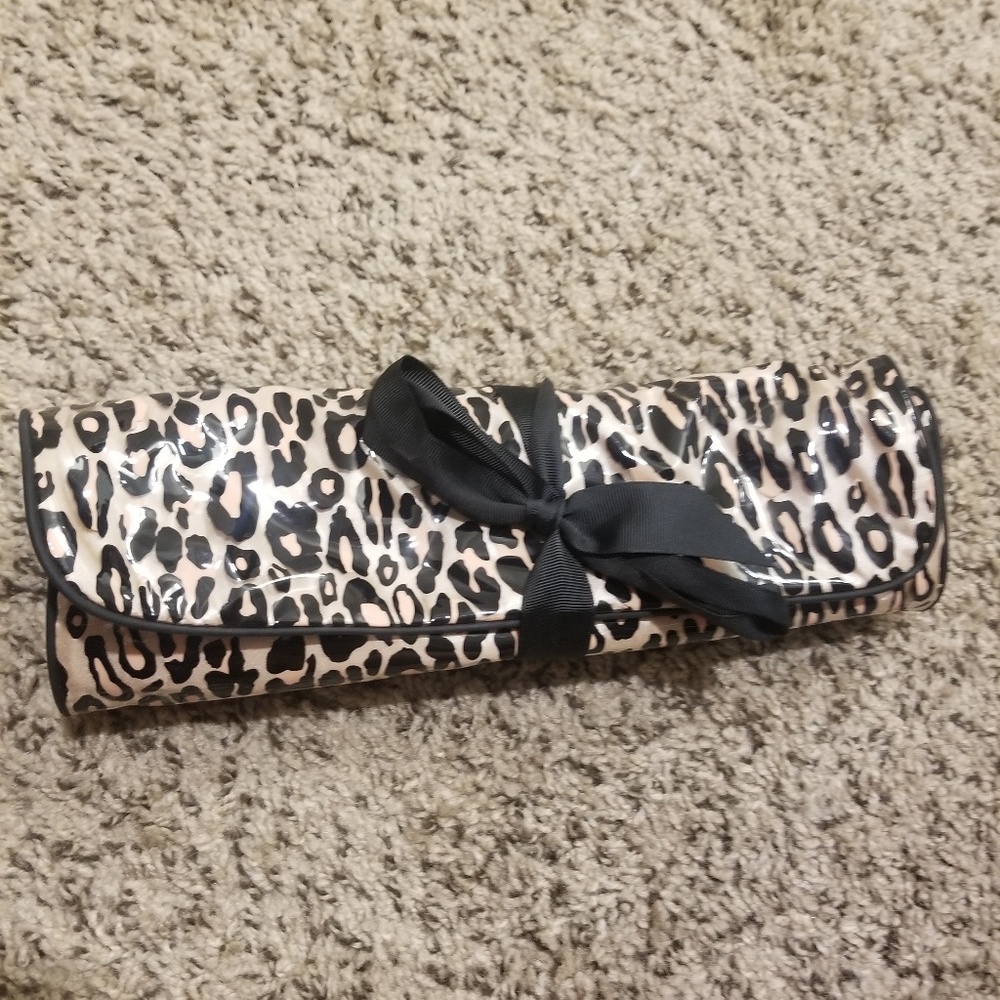 MAC Makeup Roll